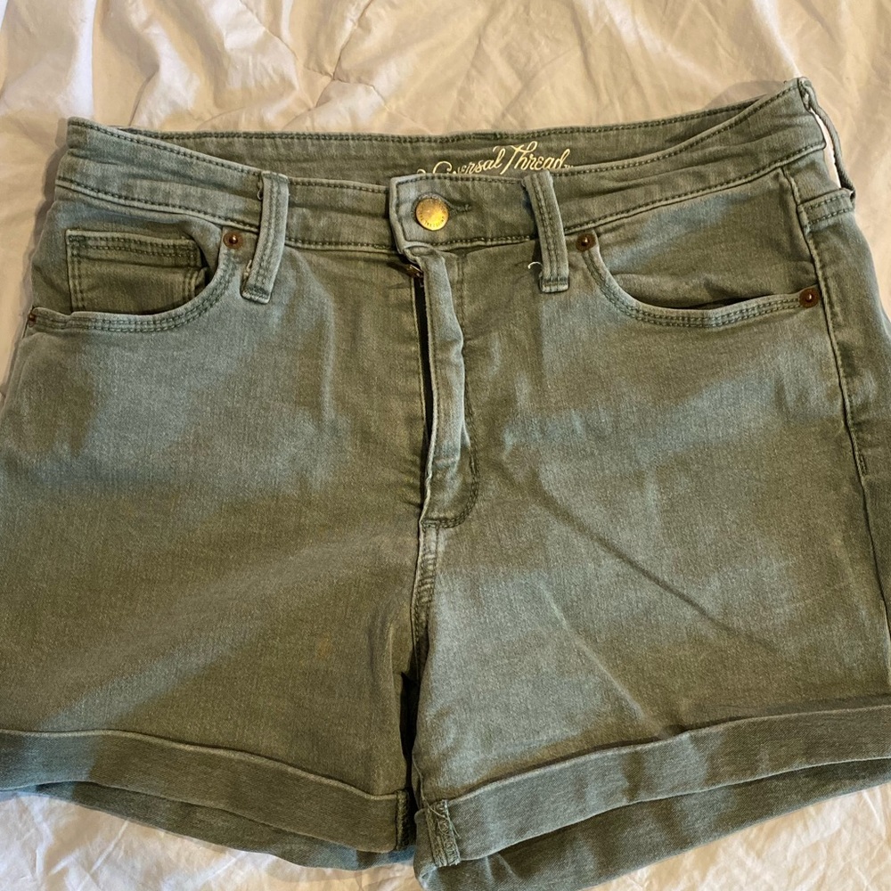 Universal Thread Shorts